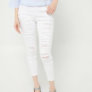 White mid rise destroyed cropped jeans 👖